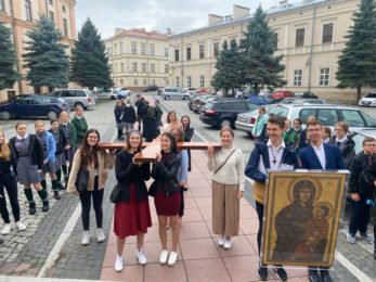 Polónia: Peregrinação dos símbolos da Jornada Mundial da Juventude mostra a "expectativa" de participar na JMJ Lisboa 2023
