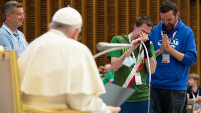 Solidariedade: Papa pede à «Associação Lázaro» que «não desistam» das periferias