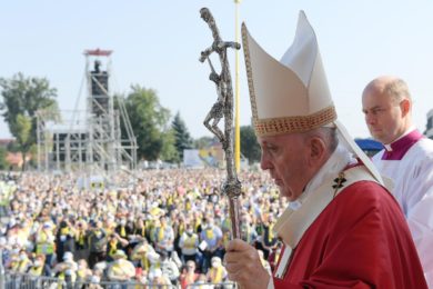 Vida Consagrada: Papa afirma que «cruz é atual, ensina a humildade do coração»