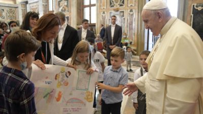 Solidariedade: Papa assinala que partilha «abre caminhos de liberdade, renascimento e dignidade»