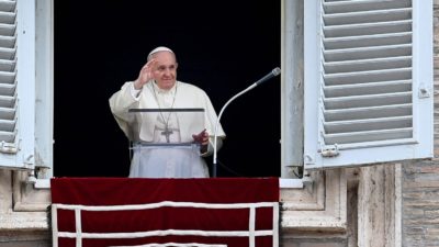 Vaticano: Francisco denuncia «tentação de julgar e catalogar», que fecha as comunidades católicas