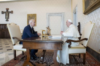 Vaticano: Papa recebeu presidente dos EUA para debater resposta a crises globais