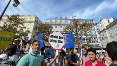 Portugal: “Há uma geração de jovens que não hesita em sair à rua para defender a vida” - José Maria Seabra Duque