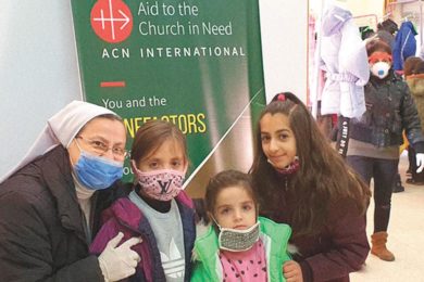 Síria: Fundação Ajuda à Igreja que Sofre organiza campanha para distribuir roupa a cerca de 30 mil crianças