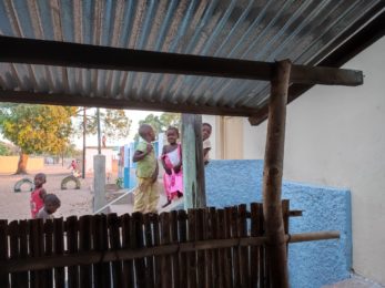 Moçambique: Padre Eduardo Roca de Oliveira decidiu ficar junto da sua comunidade, durante vaga de ataques terroristas