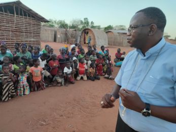 Moçambique: Bispo visitou realojados em Cabo Delgado, elogiando coragem da população