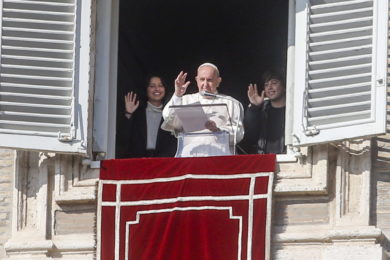 Vaticano: «Jesus não é um rei como os outros, mas é um rei para os outros», diz o Papa