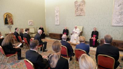 Vaticano: Papa alerta para impacto negativo da pandemia na capacidade de «dialogar com os outros»