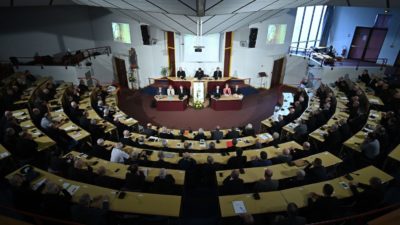 França: Conferência Episcopal aponta a renovação interna e projeta indemnização às vítimas de abusos sexuais