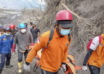 Indonésia: Papa envia mensagem às vítimas de erupção vulcânica
