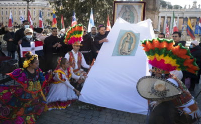 Vaticano: Festa de Nossa Senhora de Guadalupe coloriu Praça de São Pedro