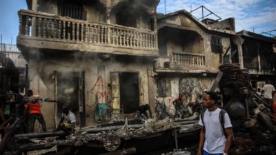 Vaticano: Papa lamenta explosão de camião-cisterna no Haiti