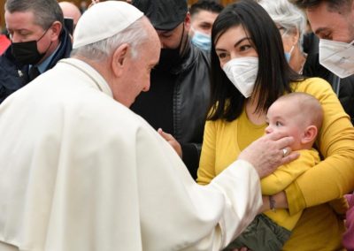 Família: Papa escreve aos casais de todo o mundo, para abordar impacto da pandemia e dos confinamentos