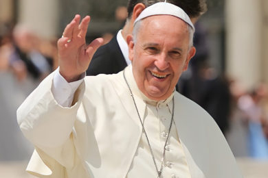 Vaticano: Papa defende mais investimento em Educação e menos despesas militares
