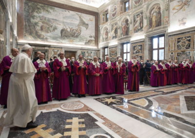 Vaticano: Papa pede Justiça mais «sinodal», com atenção às famílias «feridas»