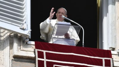 Vaticano: Papa critica homilias «abstratas» e distantes da realidade