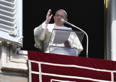 Vaticano: Papa critica homilias «abstratas» e distantes da realidade