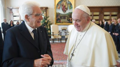 Vaticano: Papa felicita presidente da Itália pela sua reeleição