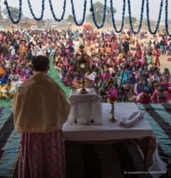 Índia: Sacerdote católico preso pela polícia ao abrigo da lei anticonversão
