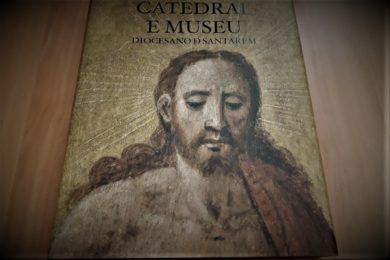 Publicações: Obra dá a conhecer Catedral e Museu Diocesano de Santarém (c/vídeo)