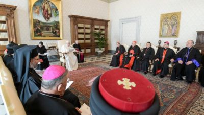 Vaticano: Papa recebeu representantes de Igrejas no Iraque e homenageou «mártires» cristãos