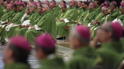 Vaticano: Papa reforça competências de bispos e conferências episcopais em nome de uma «descentralização saudável»