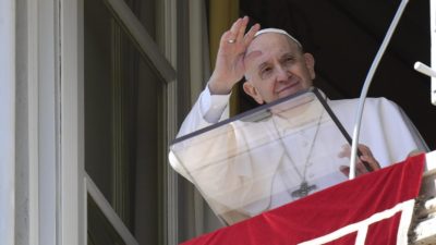 Vaticano: «Rezar um pouco, antes de ir dormir» - um conselho do Papa para a Quaresma