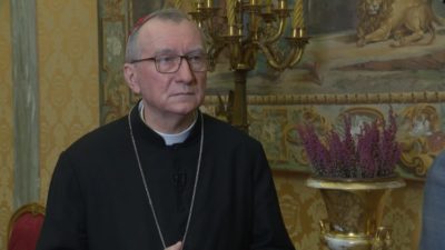 Vaticano: Secretário de Estado destaca «dor» do Papa perante guerra na Ucrânia