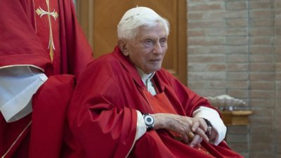Vaticano: Bento XVI celebra 95 anos, idade inédita na história dos Papas