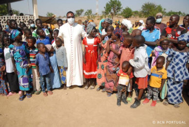 Camarões: Sacerdote assume receio da população perante terroristas do Boko Haram