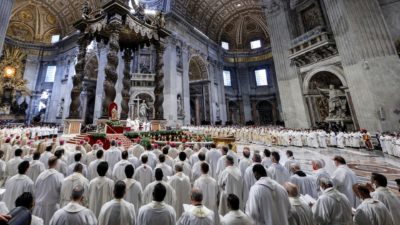 Vaticano: Papa alerta contra «funcionalismo» e «pragmatismo» na vida dos padres (c/fotos)