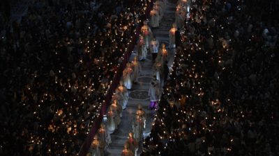 Vigília Pascal: «Entremos também nós na Páscoa» - Papa Francisco (c/vídeo e fotos)