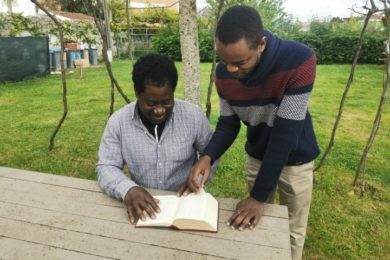 Porto: Refugiado guineense recebe Batismo na Vigília Pascal