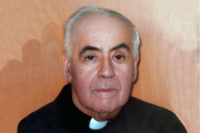 Açores: Faleceu o padre Daniel de Arruda Correia