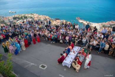 Funchal: Paróquia de Santa Cecília encena Via Sacra na manhã de Sexta-Feira Santa