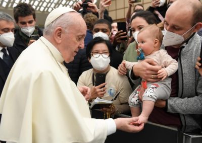 Vaticano: Papa pede mais apoios para famílias que desejam ter filhos