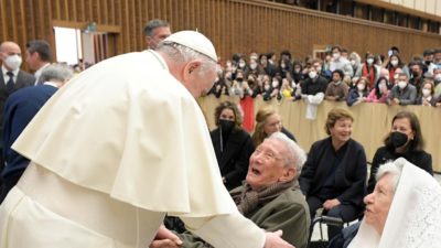 Dia Mundial dos Avós e Idosos: Papa condena «descarte» e segregação dos mais velhos