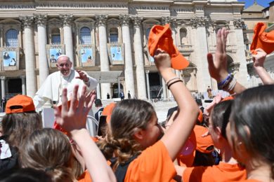 Vaticano: Papa lembra vítimas da guerra e situações de «doença permanente»