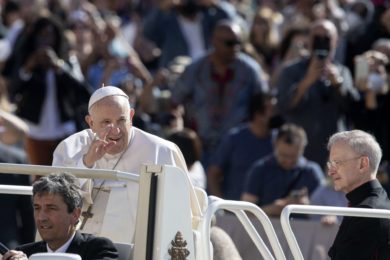 Vaticano: Papa Francisco confiou «ardente desejo de paz» para o mundo aos peregrinos de Fátima