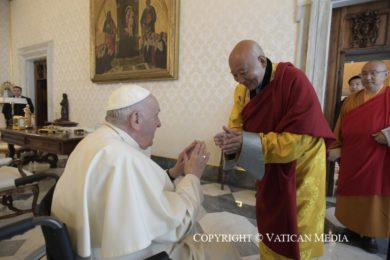 Vaticano: «Líderes religiosos têm o dever de renunciar à violência e construir a paz» - Papa Francisco