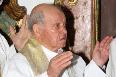 Bragança: Faleceu o padre Antero de Jesus Gomes