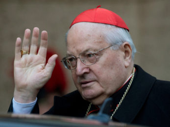 Vaticano: Papa Francisco lamenta morte do cardeal Angelo Sodano, «pastor amável e homem eclesialmente disciplinado»