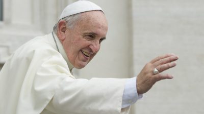 Vaticano: «Deus não renega nenhum dos seus filhos», diz Francisco a sacerdote jesuíta conhecido pelo trabalho pastoral junto de pessoas LGBT