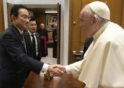 Vaticano: Papa e primeiro-ministro do Japão pedem mundo livre de armas nucleares