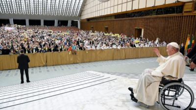 Vaticano: Papa desafia religiosas a viver consagração como «chamamento ao serviço»