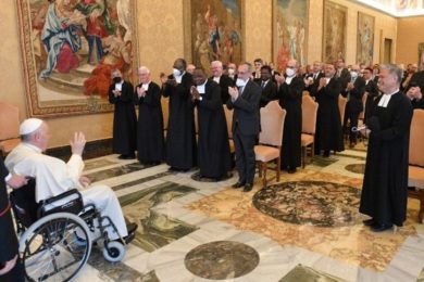 Vaticano: Papa afirma que desafios da fraternidade e de cuidar da casa comum «só podem ser enfrentados através da educação»