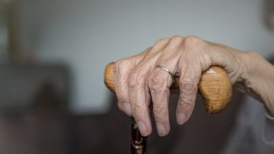 Portugal: Presidente da Cáritas destaca preocupação com problema da solidão dos idosos (c/vídeo)