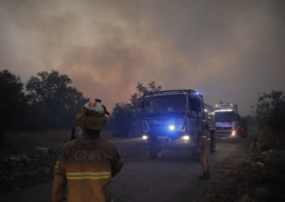 Fátima: Peregrinos rezaram pelos «bombeiros, populações e todos os agentes incansáveis» que combatem os incêndios
