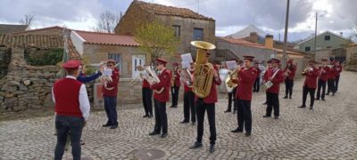 Guarda: Banda de Pínzio existe numa aldeia de 300 habitantes e causa «emoção» nas festas