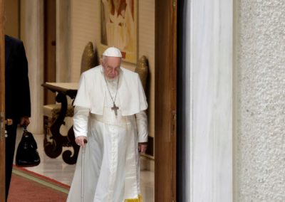 Vaticano: Papa admite mudanças no celibato dos sacerdotes